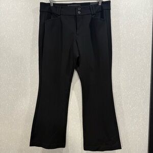 NWT Torrid Signature Ponte Stretch trousers